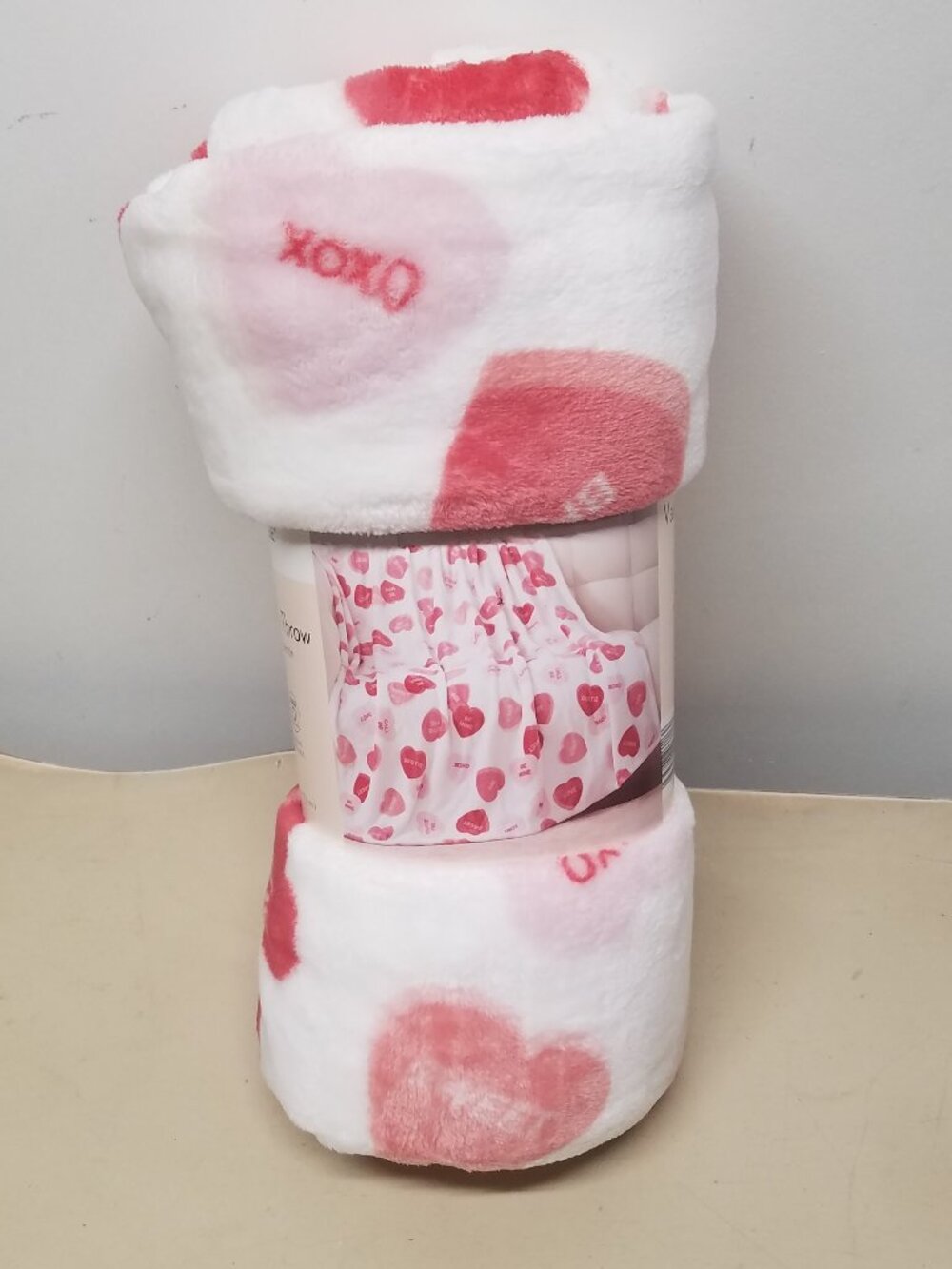 New Valentine Conversational Hearts 50" x 70" Plush Throw